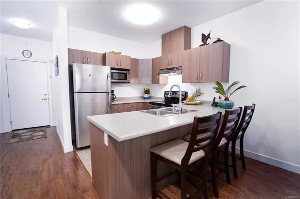 Langford, BC V9B 3A9,703 Massie Dr #402