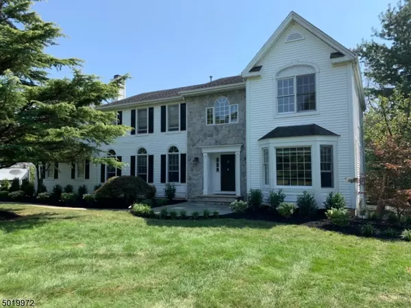 15 FIELDPOINTE DR, Branchburg Twp., NJ 08876