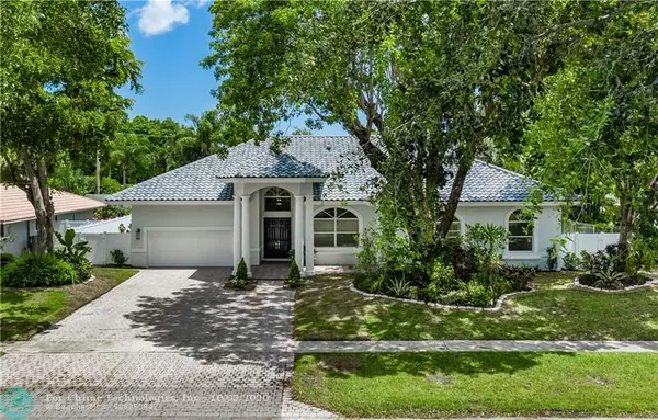 6821 N Grande Dr, Boca Raton, FL 33433