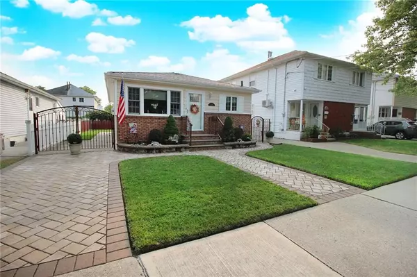 200 Benton AVE, Staten  Island, NY 10305