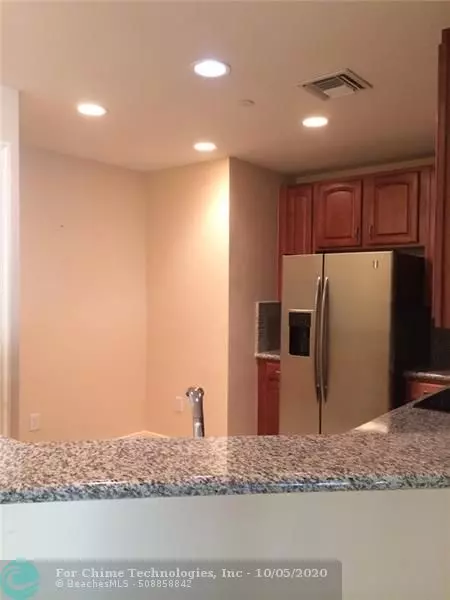 Weston, FL 33331,16100 Emerald Estates Dr  #386