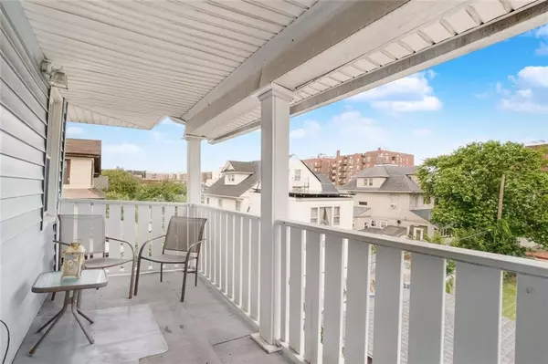 Far Rockaway, NY 11694,164 Beach 122 ST #3B