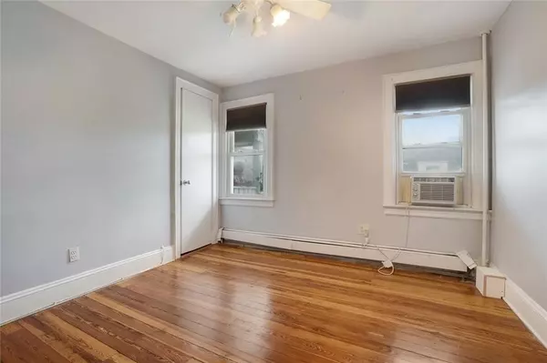 Far Rockaway, NY 11694,164 Beach 122 ST #3B