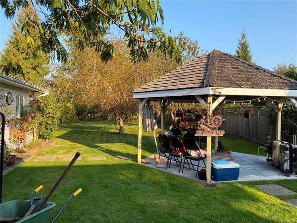 Parksville, BC V9P 2M2,740 Foster Dr