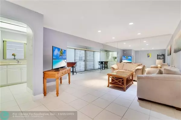 Hollywood, FL 33019,2400 S Ocean Dr  #214