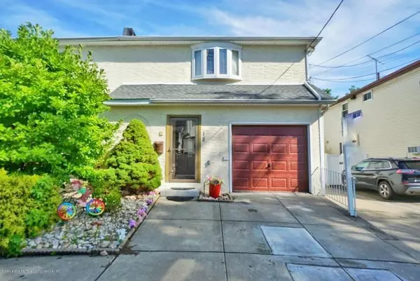 18 Behan CT, Staten  Island, NY 10306