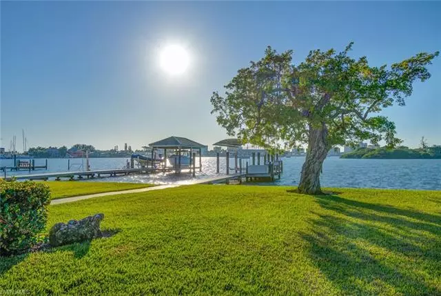 Fort Myers Beach, FL 33931,757 + 761 San Carlos DR