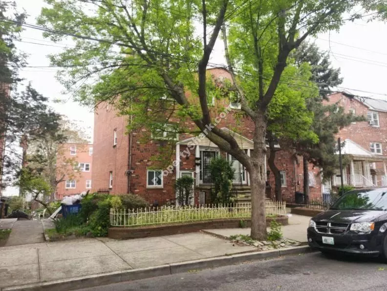 Brooklyn, NY 11236,557 East 82 ST