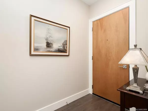 Saanich, BC V8Z 0E4,747 Travino Lane #405