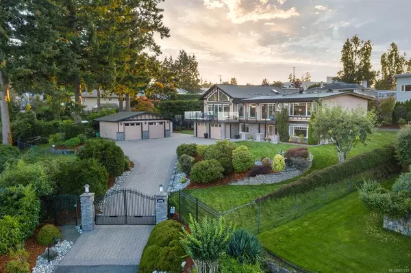 Saanich, BC V8Y 2A3,5006 Hilarie Pl