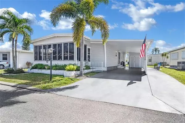 520 Hogan DR, North Fort Myers, FL 33903