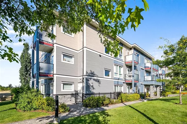 Saanich, BC V8X 0A5,4050 Douglas St #204