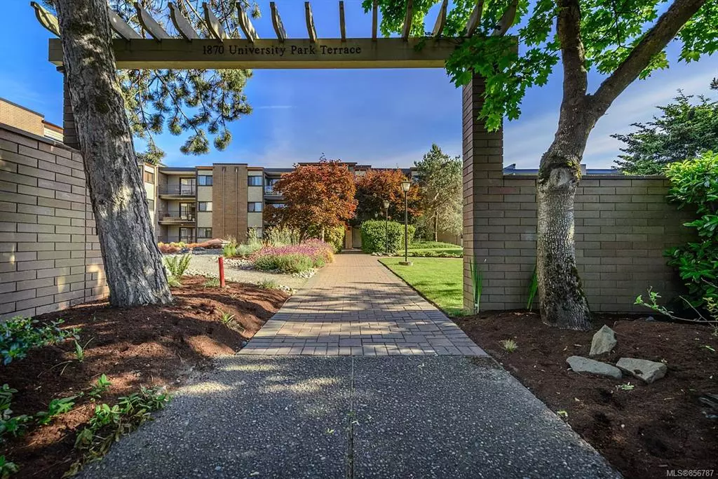 Saanich, BC V8N 4X3,1870 McKenzie Ave #309