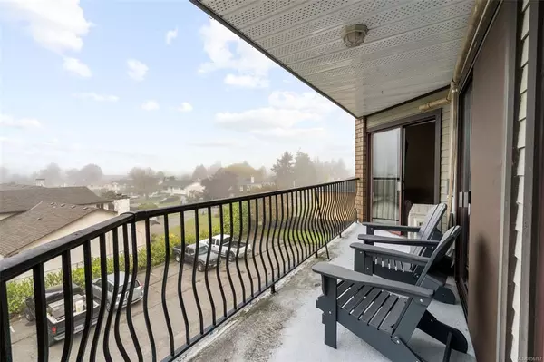 Saanich, BC V8N 4X3,1870 McKenzie Ave #309