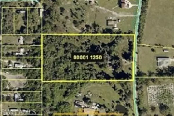 17281 Shelby LN, North Fort Myers, FL 33917