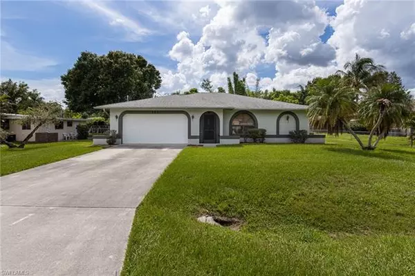 181 Circle DR, Fort Myers, FL 33905