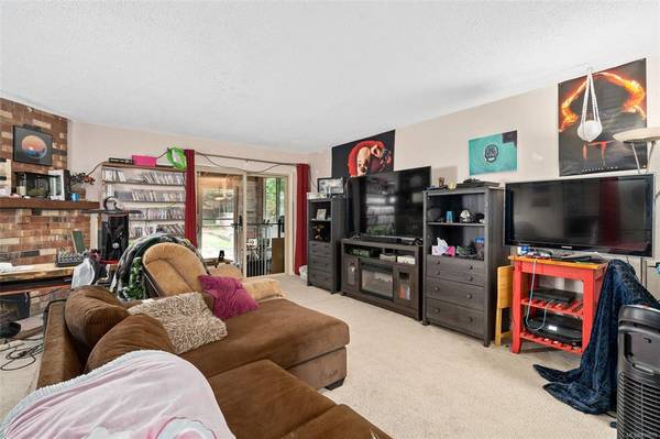 Colwood, BC V9B 4Y5,590 Donovan Ave #B