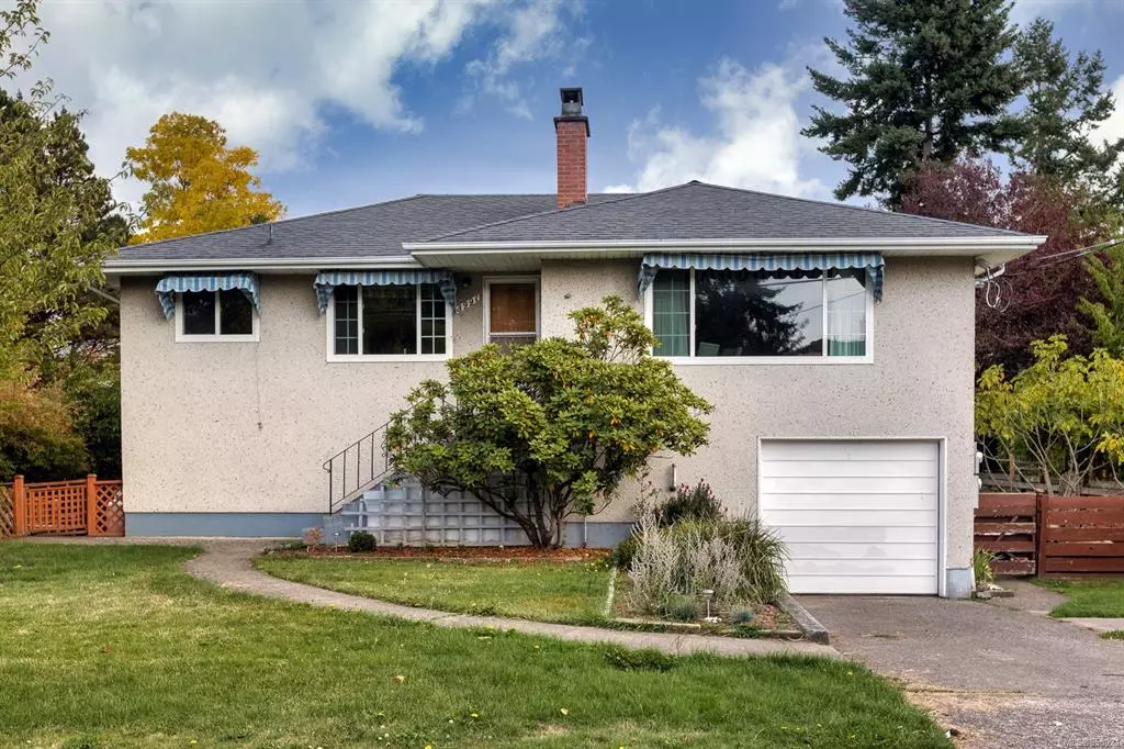Saanich, BC V8P 3M1,3991 Century Rd