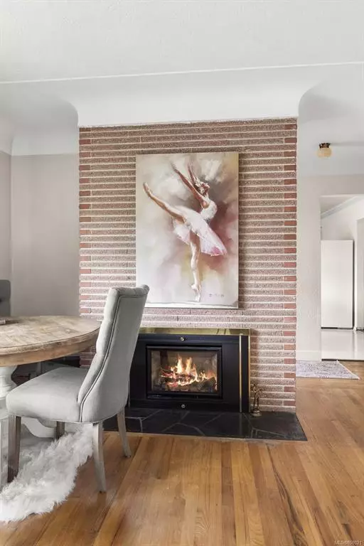 Saanich, BC V8P 3M1,3991 Century Rd