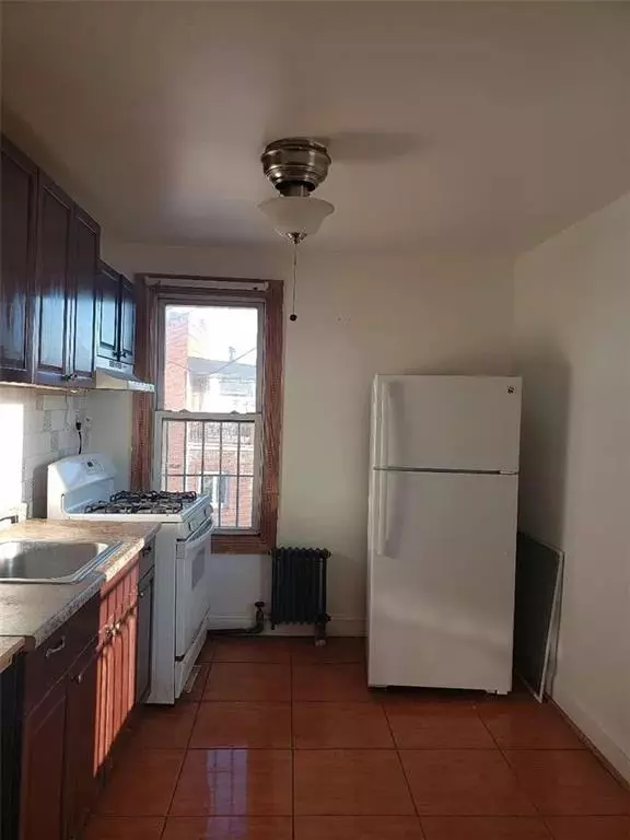 Brooklyn, NY 11204,7119 17 AVE