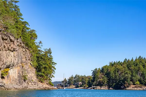 Saturna Island, BC V0N 2Y0,118 Boot Cove Rd