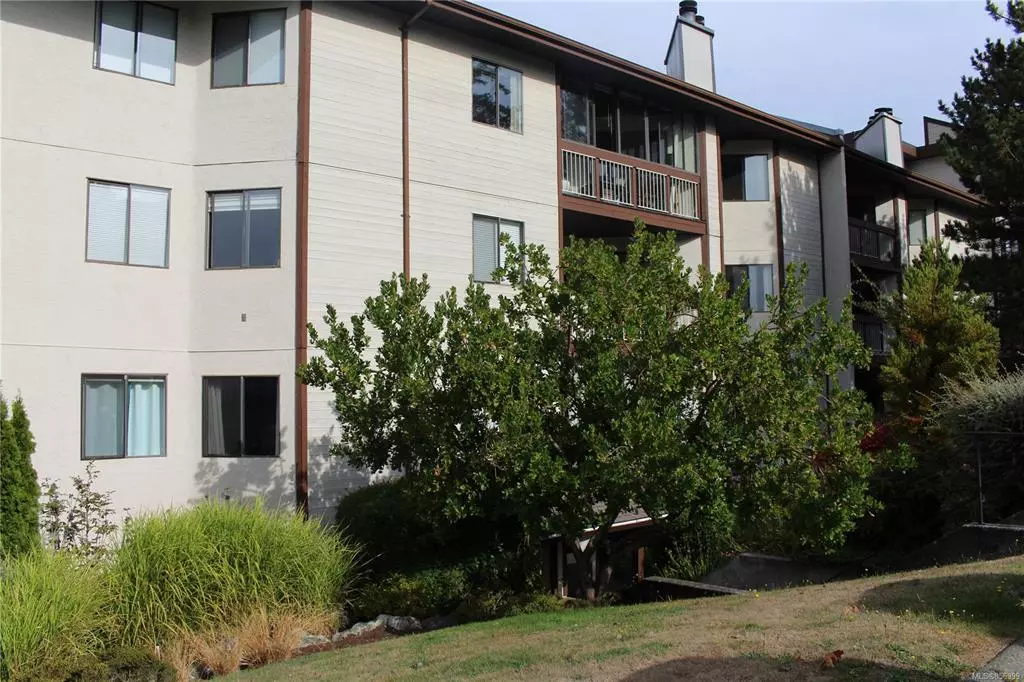 Saanich, BC V9A 1L9,71 Gorge Rd W #102