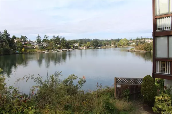 Saanich, BC V9A 1L9,71 Gorge Rd W #102