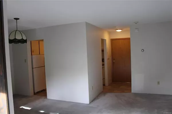 Saanich, BC V9A 1L9,71 Gorge Rd W #102