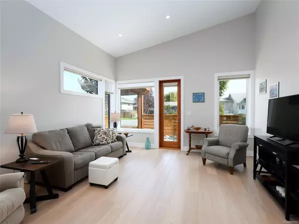 Sidney, BC V8L 2Y6,9618 Fourth St