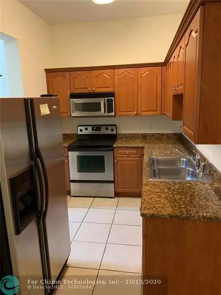 Boynton Beach, FL 33426,2511 Venetian Ct  #2511