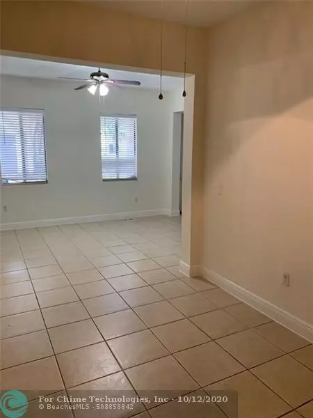 Boynton Beach, FL 33426,2511 Venetian Ct  #2511