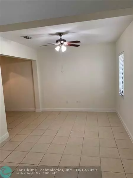 Boynton Beach, FL 33426,2511 Venetian Ct  #2511