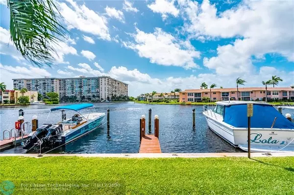 Pompano Beach, FL 33060,1100 SE 5TH CT  #22