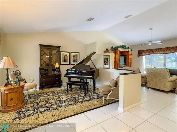 Coral Springs, FL 33076,9897 N Springs Way