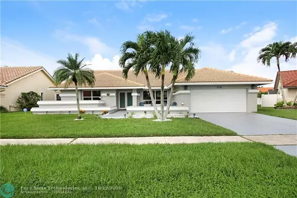 5774 Sun Pointe Cir, Boynton Beach, FL 33437