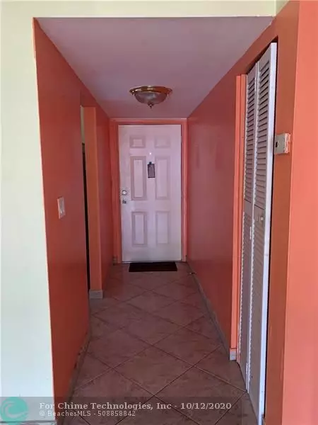 Sunrise, FL 33313,5935 Del Lago Cir  #108