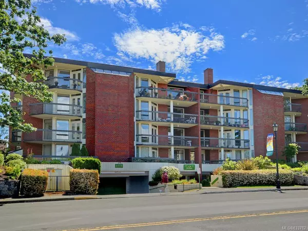 Oak Bay, BC V8R 1E8,2119 Oak Bay Ave #305