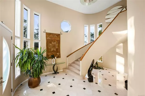 Oak Bay, BC V8S 4K2,301 Denison Rd