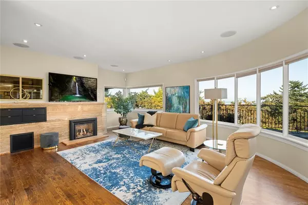 Oak Bay, BC V8S 4K2,301 Denison Rd