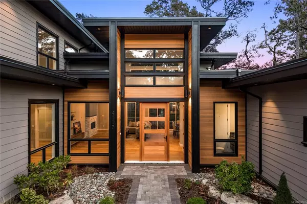 Saanich, BC V8N 1Z7,4117 Alberg Lane