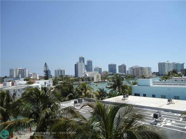 Miami Beach, FL 33141,6937 W Bay Dr  #203