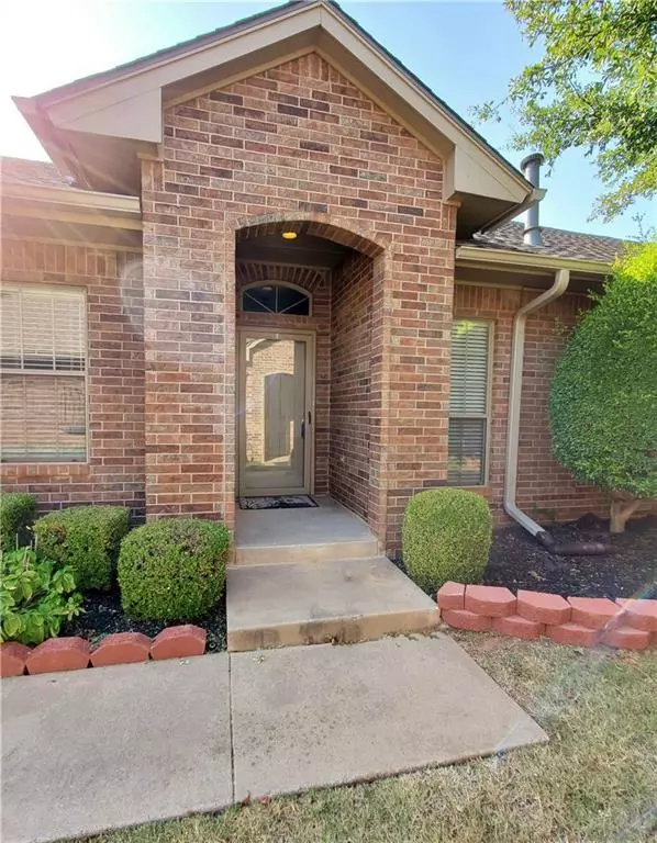 Edmond, OK 73013,1917 NW 159th Place