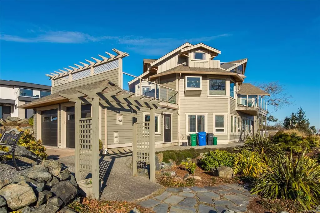 Nanaimo, BC V9T 6H2,3744 Glen Oaks Dr