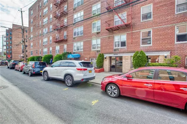 1200 Gravesend Neck RD #4A, Brooklyn, NY 11235