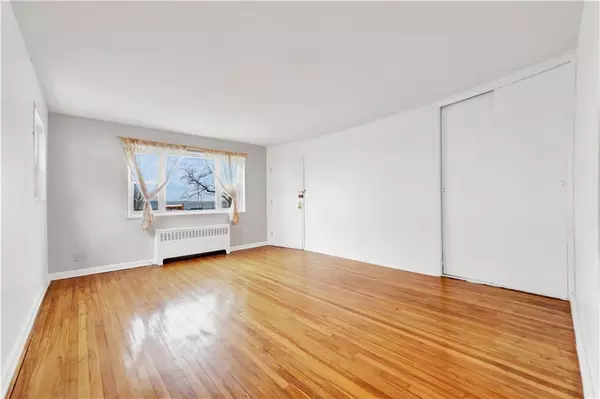 Brooklyn, NY 11228,1077 Shore Pkwy #1B