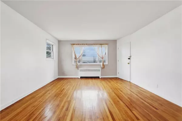 Brooklyn, NY 11228,1077 Shore Pkwy #1B