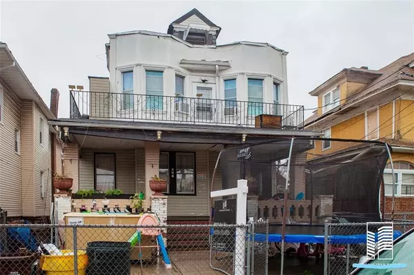 327 Beach 68 ST, Arverne, NY 11692