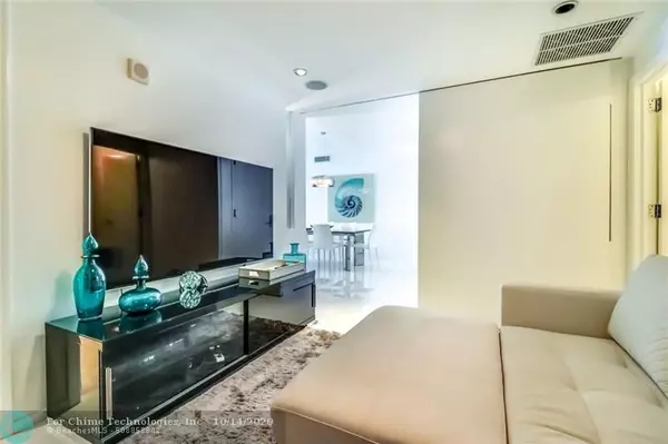 Sunny Isles Beach, FL 33160,17121 Collins Ave  #3206