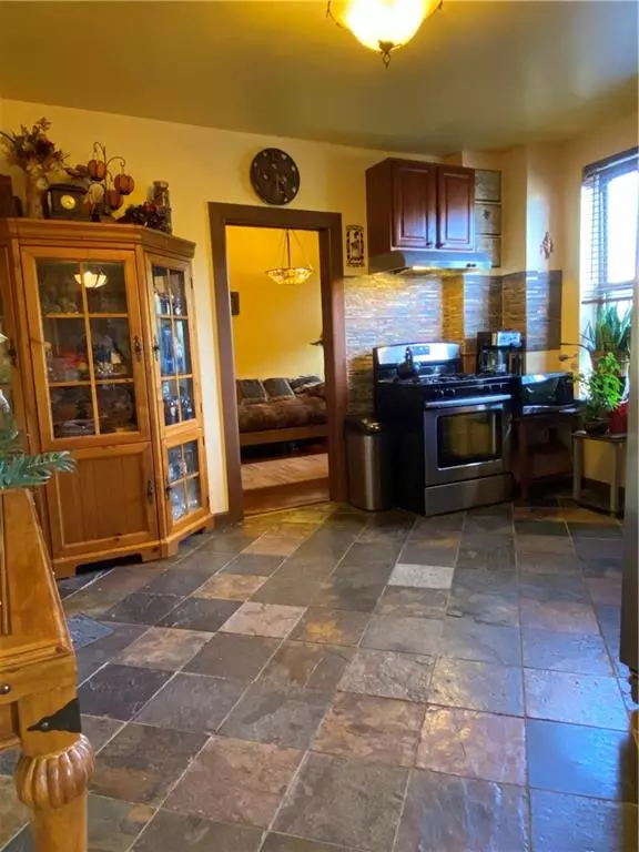 Bronx, NY 10459,883 East 165 ST #2E