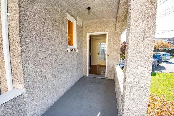 Victoria, BC V8V 3T3,341-343 Vancouver St